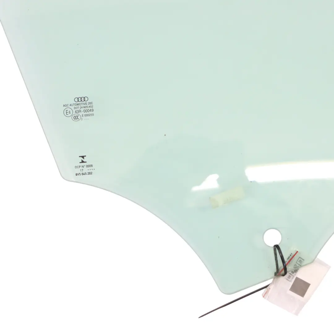 Szyba Boczna Drzwi Przód Prawo AS2 do Audi A3 8V o numerze 8V5845202 Audi A3 8V Szyba Boczna Drzwi Przód Prawo AS2 - SKU 8V5845202 - Numer Części 8V5845202