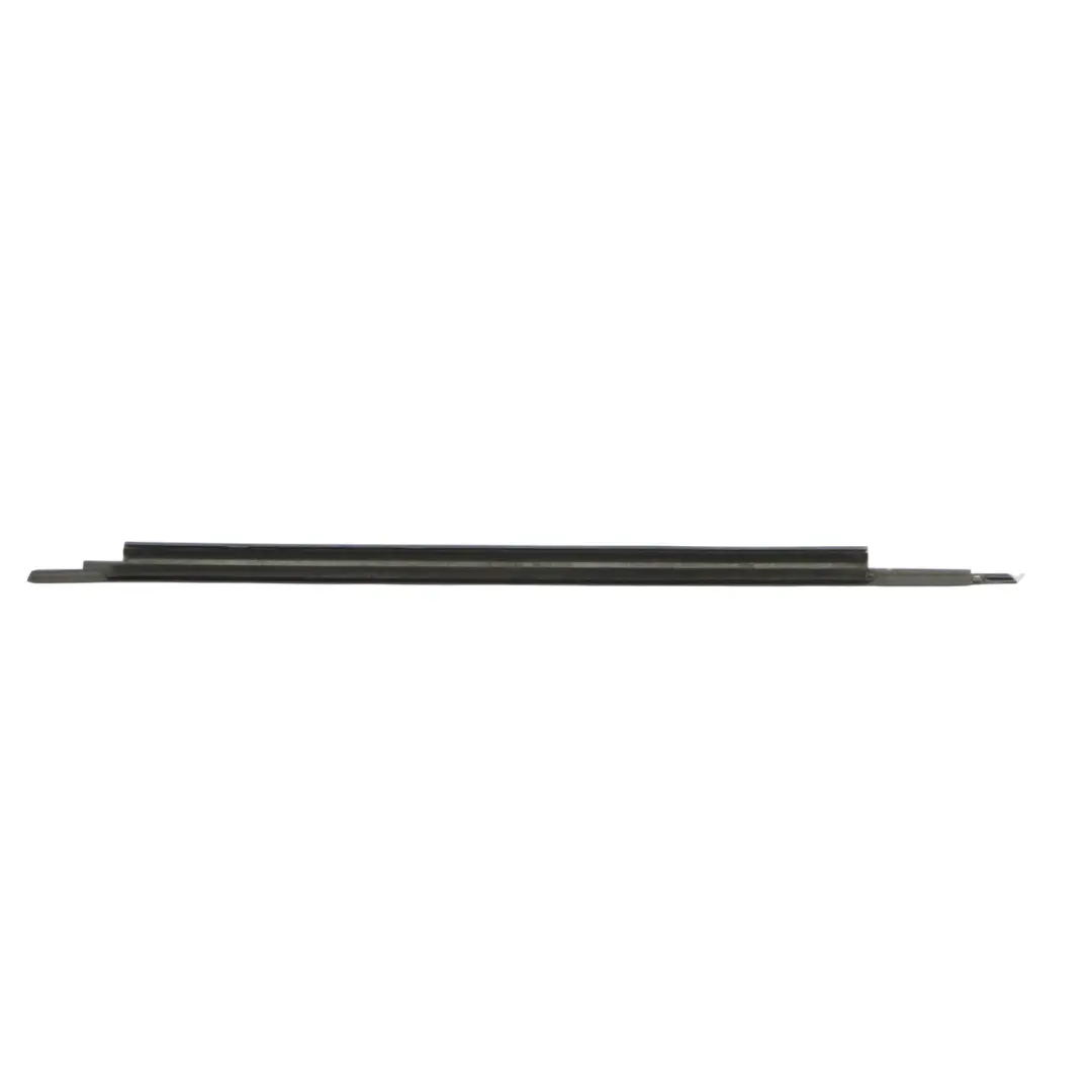 Audi A3 8V Guarnizione Anteriore Striscia Meteo Trim Destra - SKU 8V5853284 - Numero di parte 8V5853284