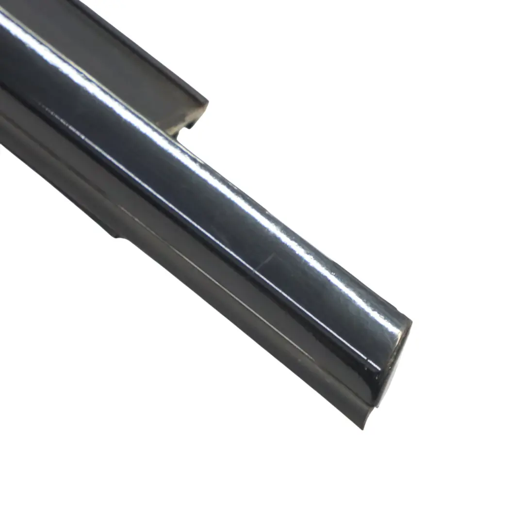 Guarnizione Anteriore Striscia Meteo Trim Destra per Audi A3 8V con numero di parte 8V5853284 Audi A3 8V Guarnizione Anteriore Striscia Meteo Trim Destra - SKU 8V5853284 - Numero di parte 8V5853284