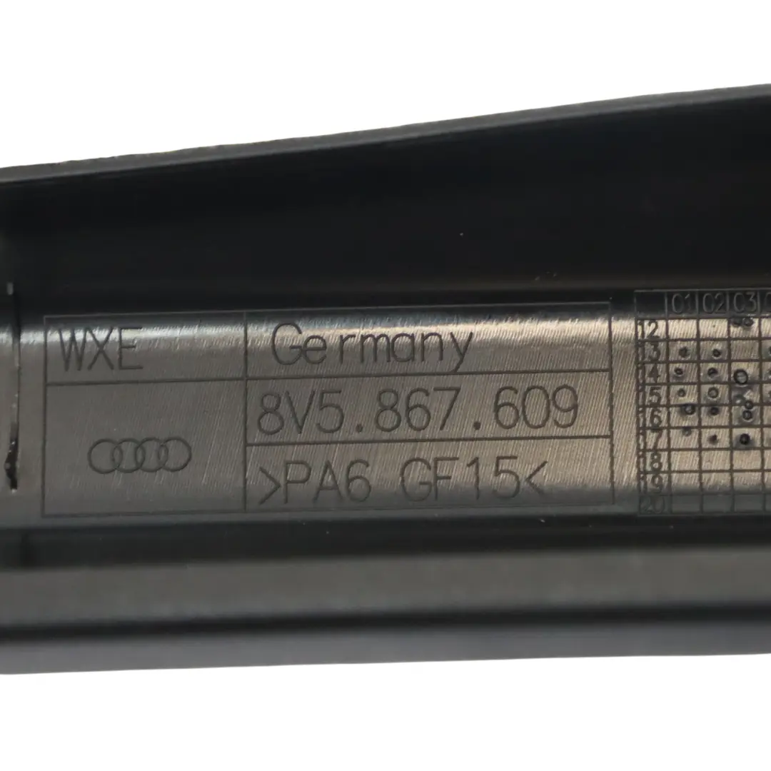 Garniture Cadre Fenêtre Porte Avant Gauche Audi A3 8V Sedan pour à propos du numéro de pièce 8V5867609 Garniture Cadre Fenêtre Porte Avant Gauche Audi A3 8V Sedan - SKU 8V5867609 - Numéro de pièce 8V5867609