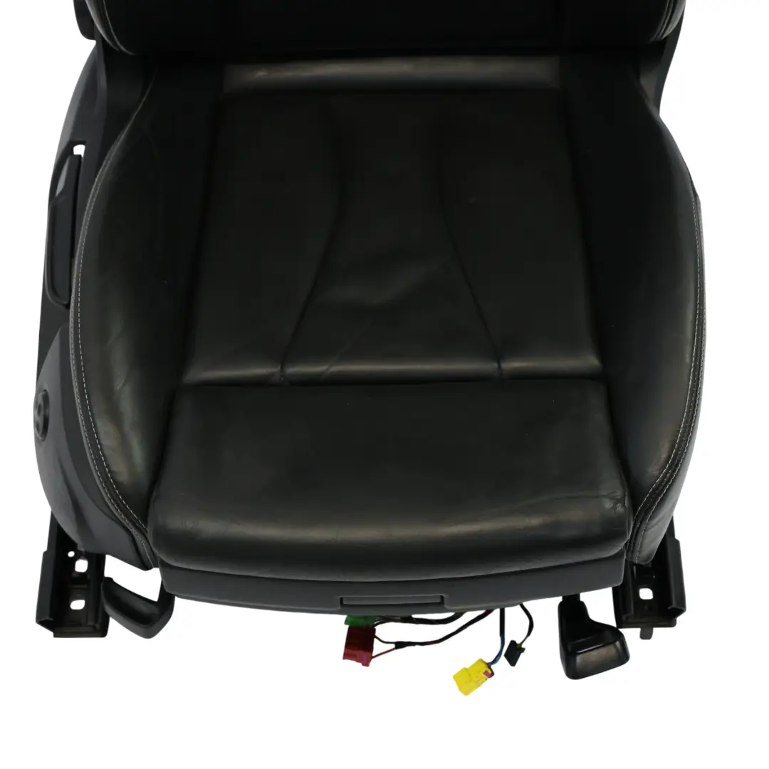 Puerta Asiento Delantero Derecho Calefactable Cuero Negro para Audi A3 S3 8V Cabrio 3 con número de pieza 8V7881806P Audi A3 S3 8V Cabrio 3 Puerta Asiento Delantero Derecho Calefactable Cuero Negro - SKU 8V7881806P-1 - Número de pieza 8V7881806P