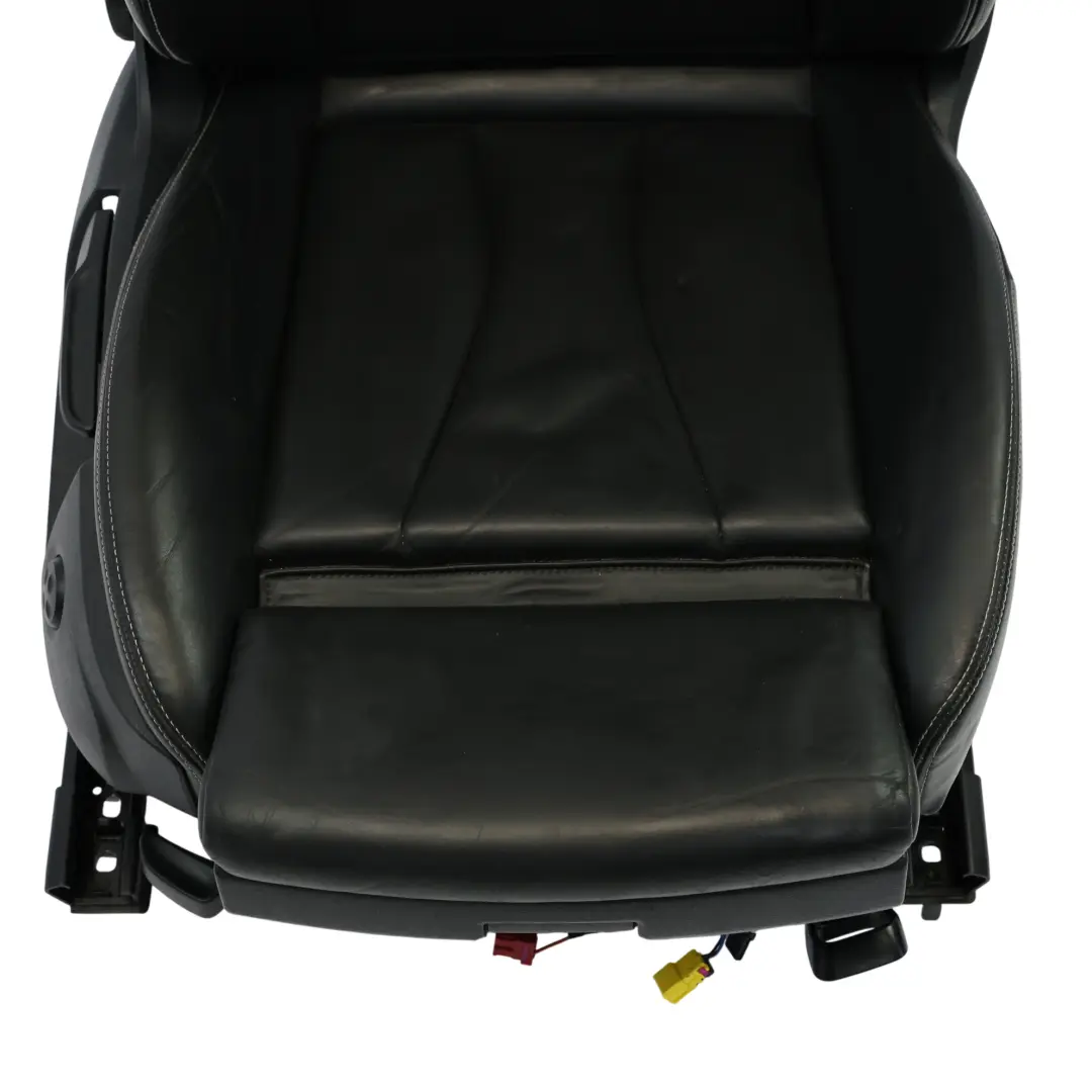 Sedile Anteriore Destro Riscaldato Pelle Nero per Audi A3 S3 8V Cabrio 3 Porte con numero di parte 8V7881806P Audi A3 S3 8V Cabrio 3 Porte Sedile Anteriore Destro Riscaldato Pelle Nero - SKU 8V7881806P-1 - Numero di parte 8V7881806P