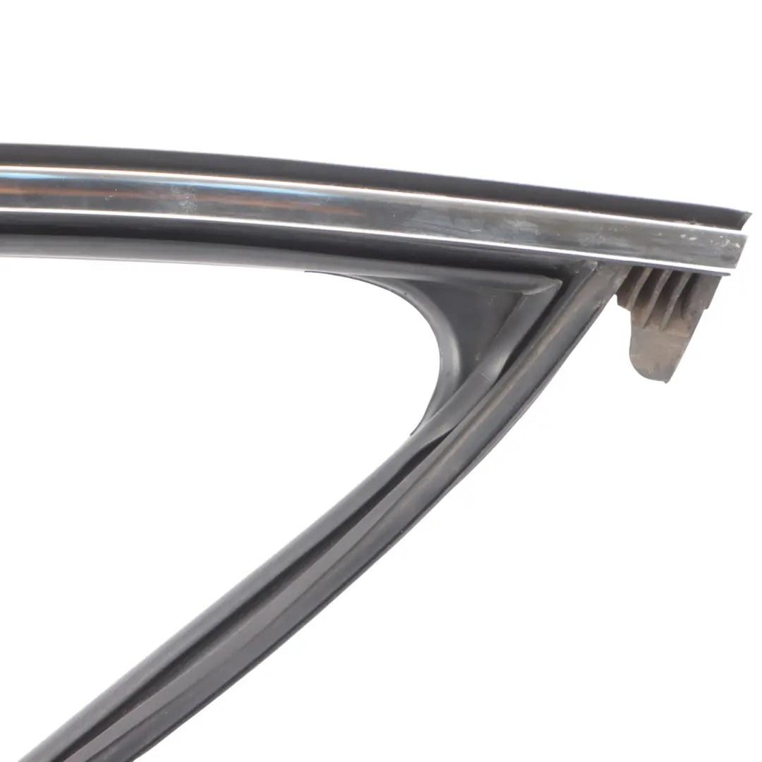 Porta Finestra Guarnizione Rivestimento Anteriore Sinistro C per Audi A4 B9 con numero di parte 8W0837431 Audi A4 B9 Porta Finestra Guarnizione Rivestimento Anteriore Sinistro C - SKU 8W0837431 - Numero di parte 8W0837431