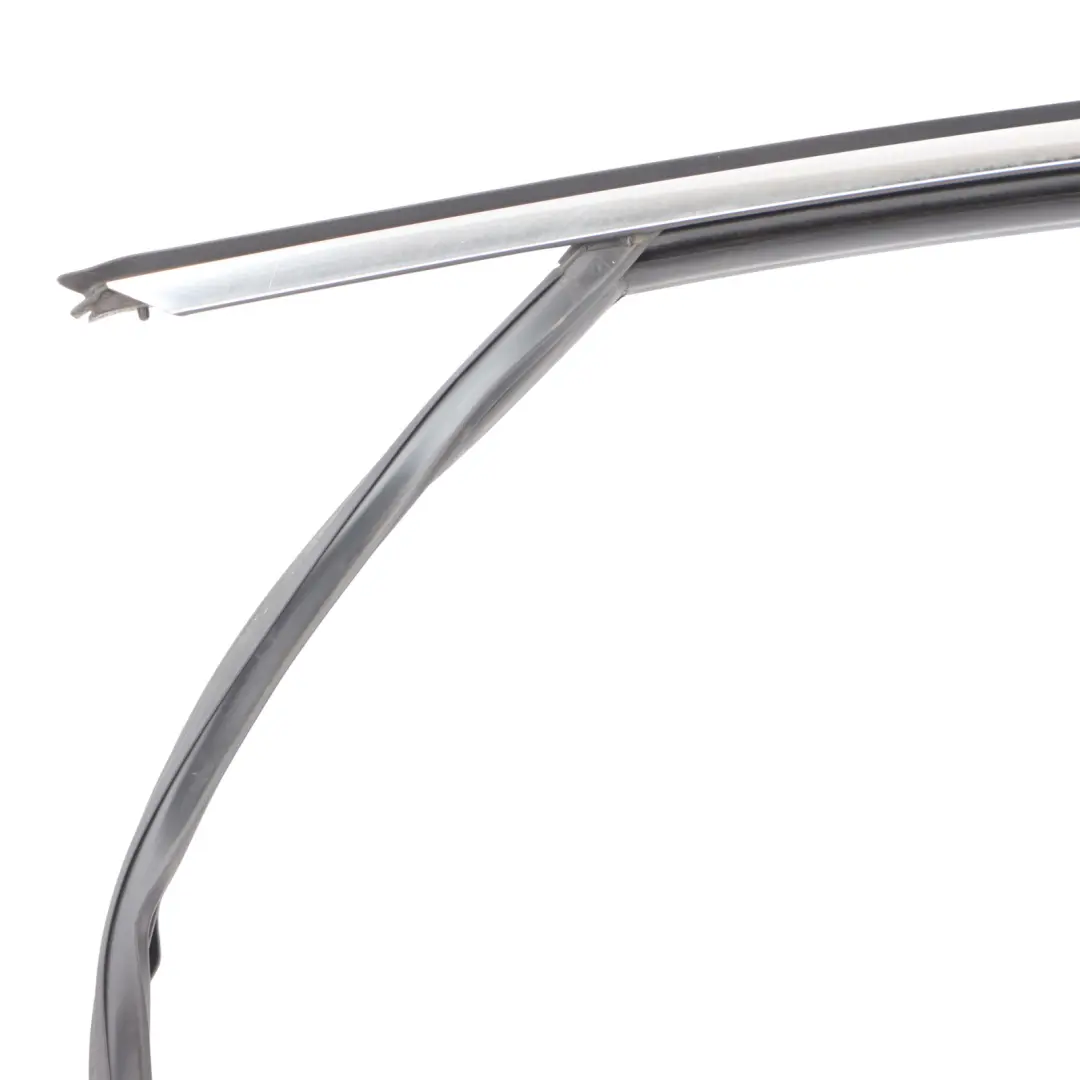 Porta Finestra Guarnizione Rivestimento Anteriore Sinistro C per Audi A4 B9 con numero di parte 8W0837431 Audi A4 B9 Porta Finestra Guarnizione Rivestimento Anteriore Sinistro C - SKU 8W0837431 - Numero di parte 8W0837431