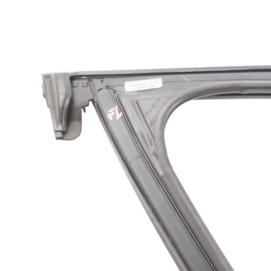 Porta Finestra Guarnizione Rivestimento Anteriore Sinistro C per Audi A4 B9 con numero di parte 8W0837431 Audi A4 B9 Porta Finestra Guarnizione Rivestimento Anteriore Sinistro C - SKU 8W0837431 - Numero di parte 8W0837431