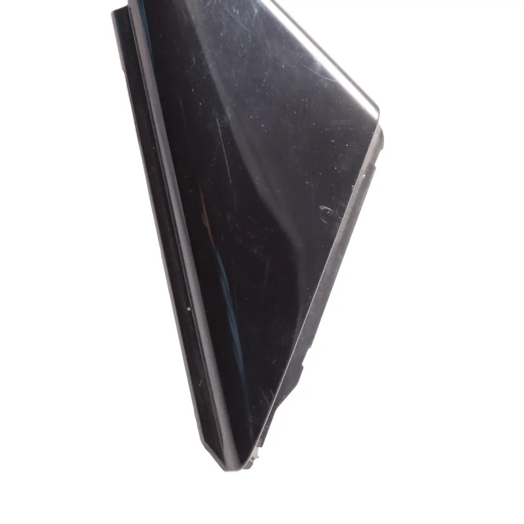 Trójkąt Osłona Drzwi Lewy Przód Czarna Wysoki Połysk do Audi A4 B9 o numerze 8W0837637A Audi A4 B9 Trójkąt Osłona Drzwi Lewy Przód Czarna Wysoki Połysk - SKU 8W0837637A - Numer Części 8W0837637A