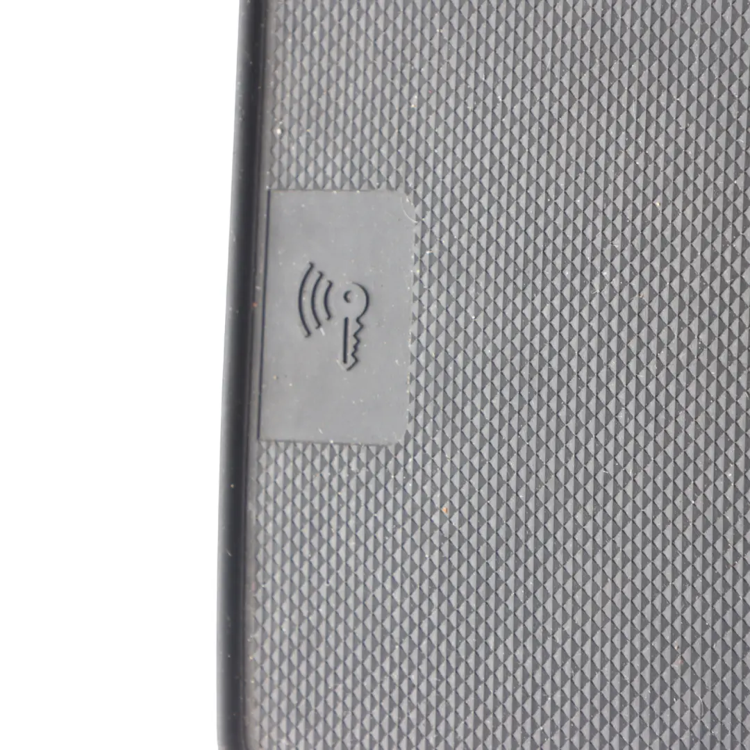 Tapis En Caoutchouc Boîte À Gants Garniture De Rangement pour Audi A5 F5 à propos du numéro de pièce 8W0863301 Audi A5 F5 Tapis En Caoutchouc Boîte À Gants Garniture De Rangement - SKU 8W0863301 - Numéro de pièce 8W0863301