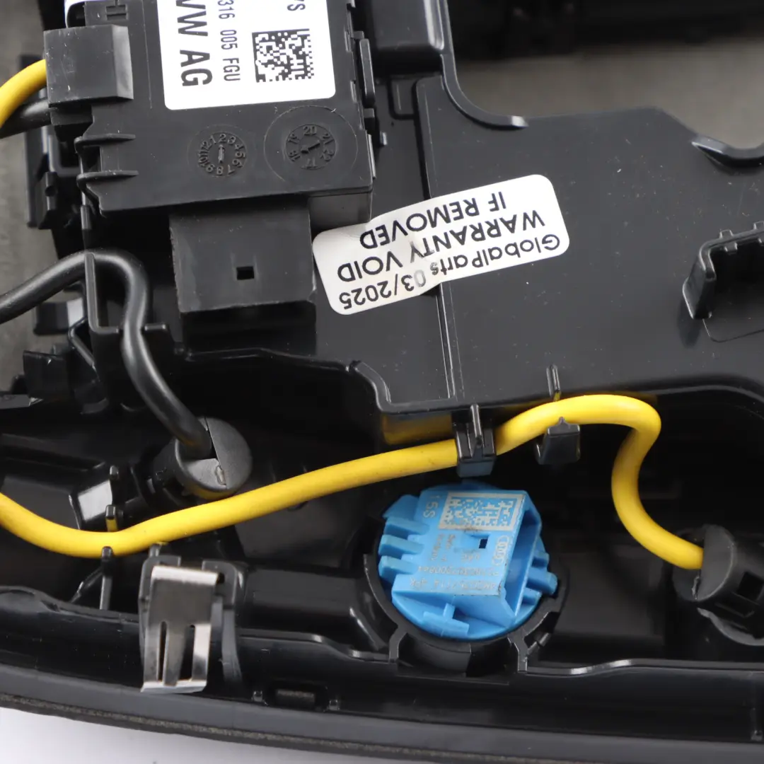 Interieur Dachleuchte Panel Schwarz Hinten Leselampe für Audi S4 B9 mit Teilenummer 8W0947135BQ Audi S4 B9 Interieur Dachleuchte Panel Schwarz Hinten Leselampe - SKU 8W0947135BQ - Teilenummer 8W0947135BQ