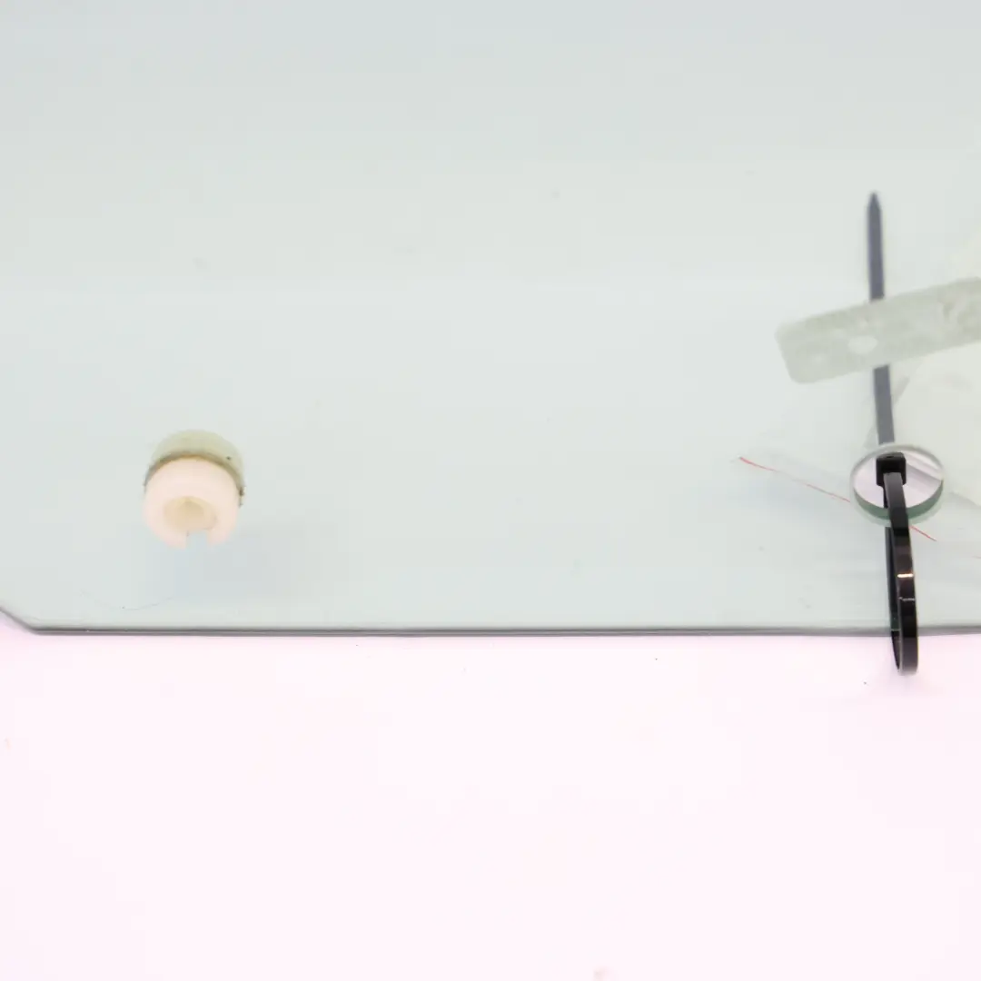 AS2 Vitre De Porte Arrière Gauche pour Audi A4 B9 à propos du numéro de pièce 8W9845205 Audi A4 B9 AS2 Vitre De Porte Arrière Gauche - SKU 8W9845205 - Numéro de pièce 8W9845205