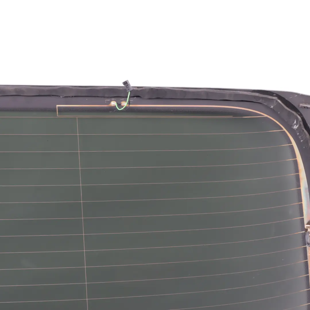 Tylna Szyba Klapy Bagażnika AS3 do Audi A4 S4 B9 o numerze 8W9845501C Audi A4 S4 B9 Tylna Szyba Klapy Bagażnika AS3 - SKU 8W9845501C - Numer Części 8W9845501C