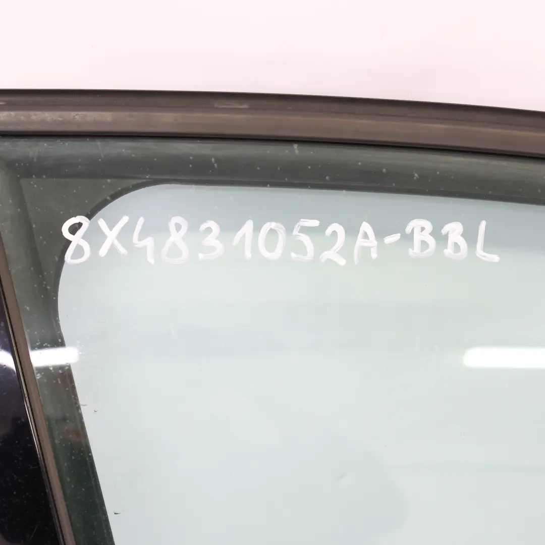 Droite Brilliant Black Noir Metallic - Y9B pour Audi A1 8X Porte Avant à propos du numéro de pièce 8X4831052A Audi A1 8X Porte Avant Droite Brilliant Black Noir Metallic - Y9B - SKU 8X4831052A-BBL - Numéro de pièce 8X4831052A