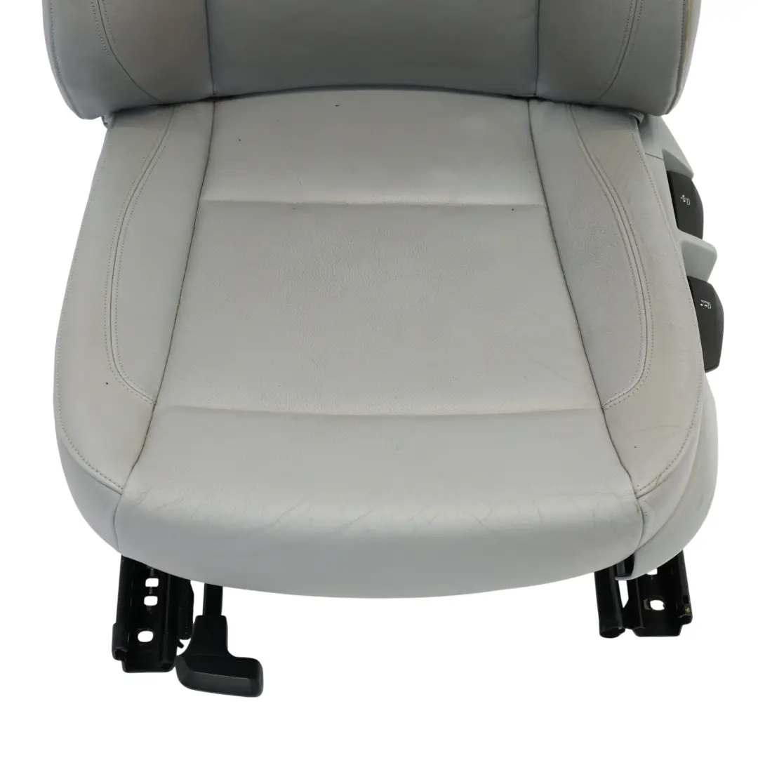 Asiento Delantero Izquierdo Interior Cuero Boston Alaska Gris para BMW E81 con número de pieza 9124523 BMW E81 Asiento Delantero Izquierdo Interior Cuero Boston Alaska Gris - SKU 9124523-1 - Número de pieza 9124523