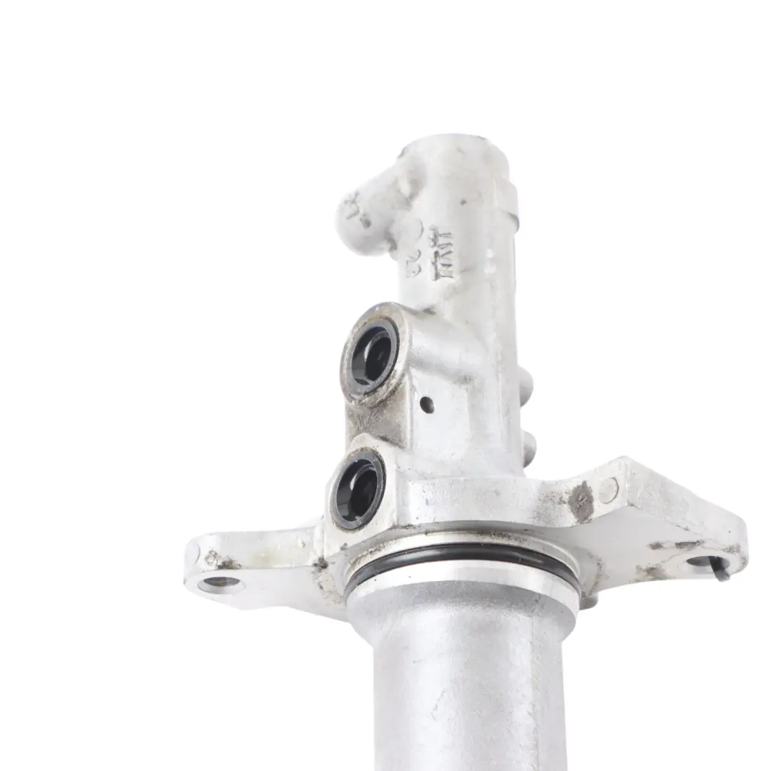 Brake Master Cylinder to Mercedes W639 with Part number A0004317401 Mercedes W639 Brake Master Cylinder - SKU A0004317401 - Part number A0004317401