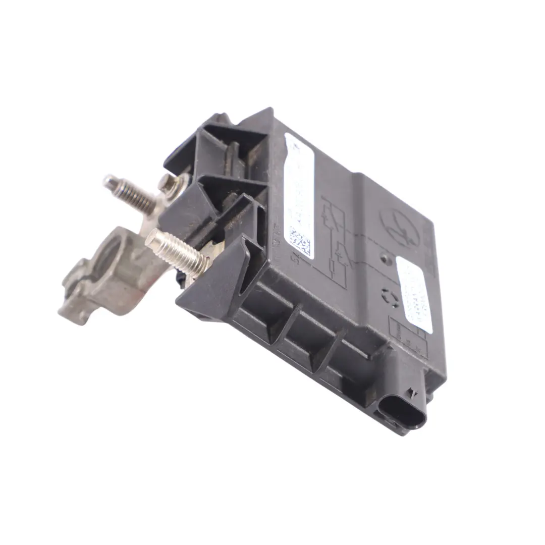 Klema Plusowa Box Akumulator do Mercedes W205 o numerze A0009060086 Mercedes W205 Klema Plusowa Box Akumulator - SKU A0009060086 - Numer Części A0009060086