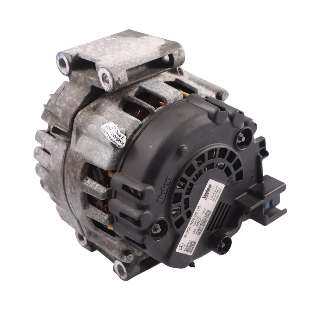 Alternator do Mercedes W213 C238 o numerze A0009060205 Mercedes W213 C238 Alternator - SKU A0009060205 - Numer Części A0009060205