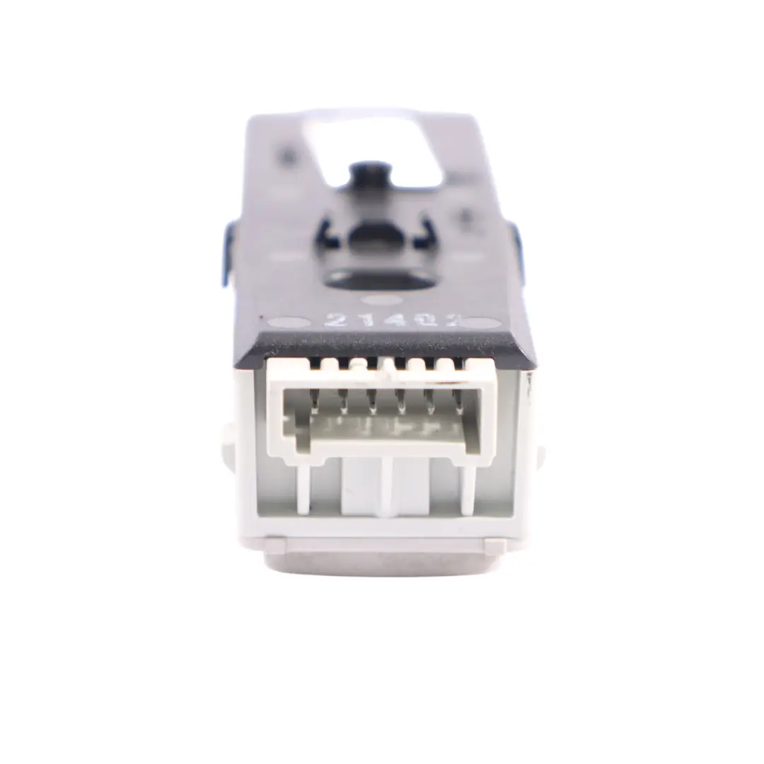 Mercedes W205 Lampka Wewnętrzna Kabiny Podsufitki Tył Prawo - SKU A0009061035-1 - Numer Części A0009061035