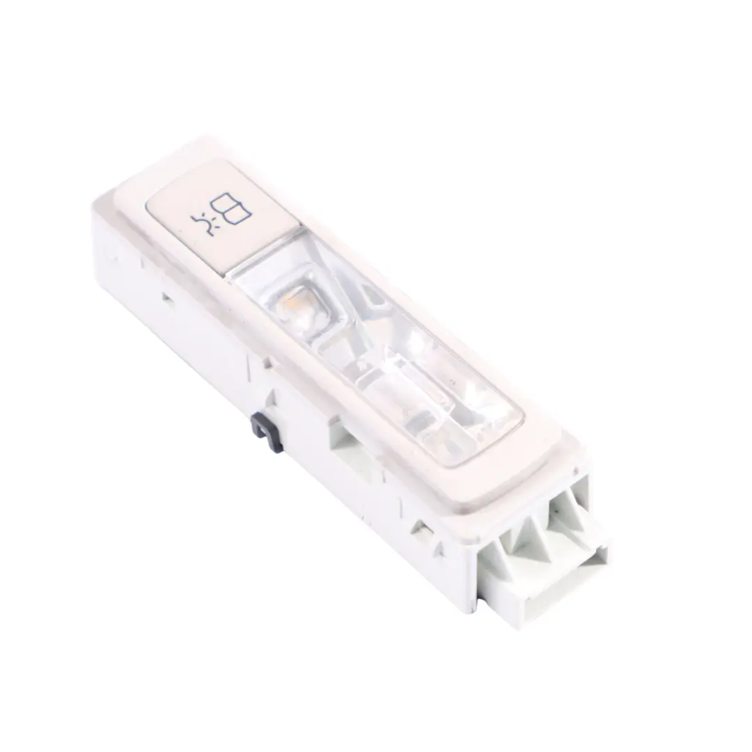 Mercedes W205 Luz De Cabina Trasera Luz Interior Derecha - SKU A0009061035-1 - Número de pieza A0009061035