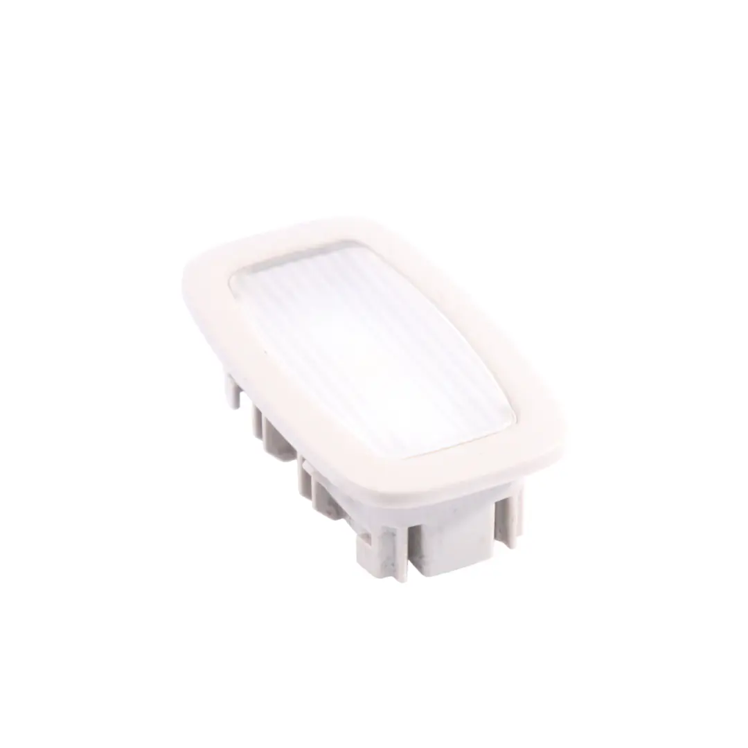 Lampka Wnętrze Podsufitki Kabiny Przód Lewo Prawo do Mercedes W205 o numerze A0009063604 Mercedes W205 Lampka Wnętrze Podsufitki Kabiny Przód Lewo Prawo - SKU A0009063604-1 - Numer Części A0009063604