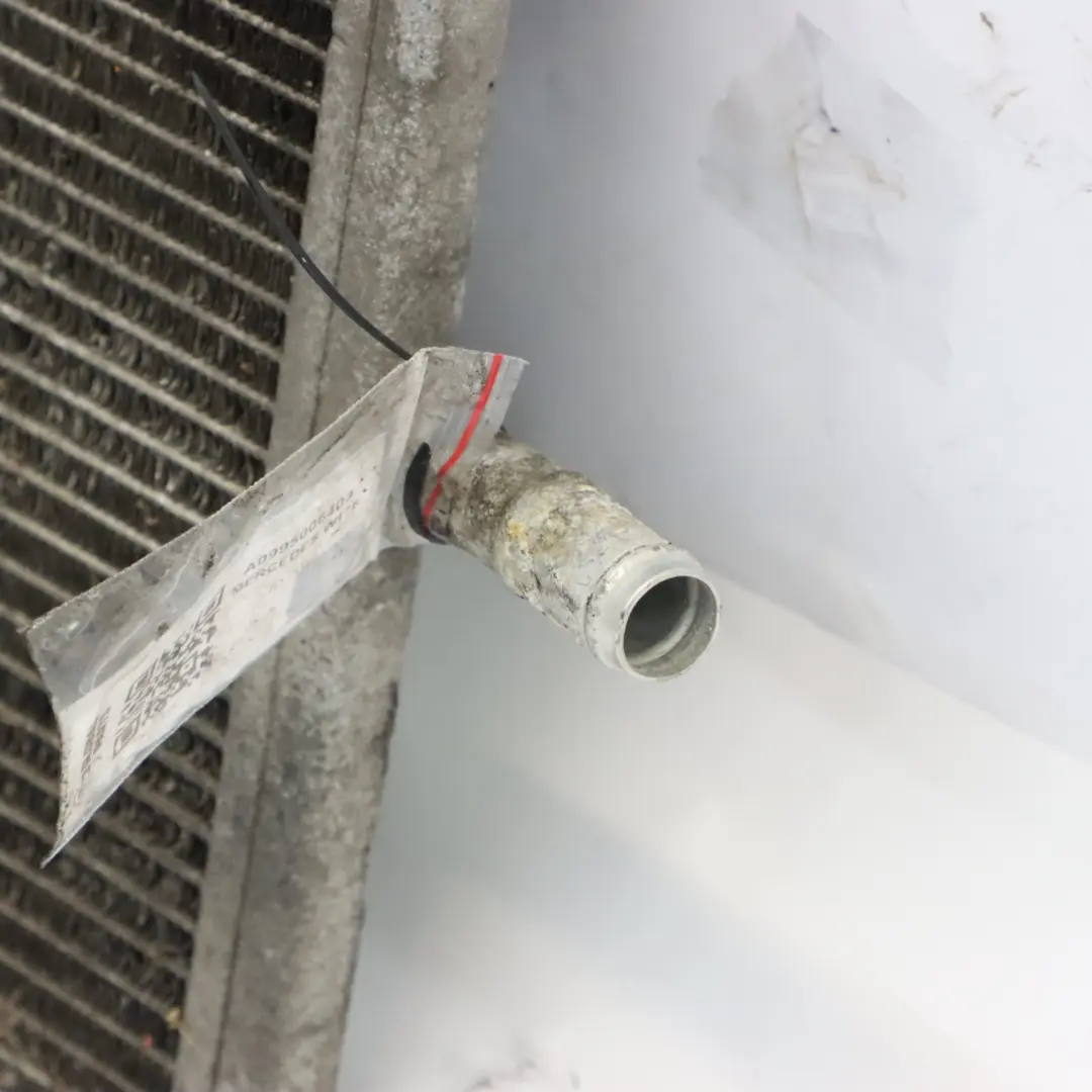 M133 Niedertemperatur Kühler für Mercedes C117 X156 W176 45 AMG mit Teilenummer A0995006403 Mercedes C117 X156 W176 45 AMG M133 Niedertemperatur Kühler - SKU A0995006403 - Teilenummer A0995006403