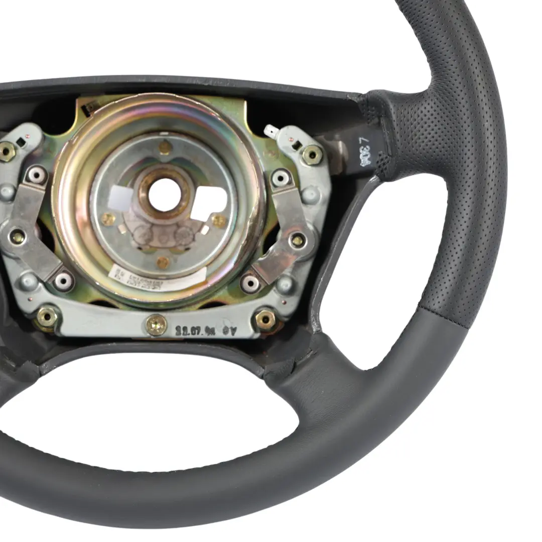 Mercedes C140 NEU Schwarzes Leder Lenkrad Schwarzes Gewinde - SKU A1404604603-1 - Teilenummer A1404604603