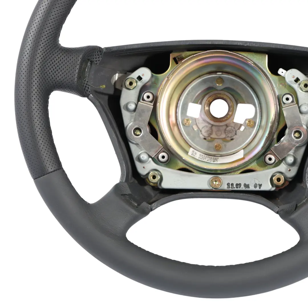 NEU Schwarzes Leder Lenkrad Schwarzes Gewinde für Mercedes C140 mit Teilenummer A1404604603 Mercedes C140 NEU Schwarzes Leder Lenkrad Schwarzes Gewinde - SKU A1404604603-1 - Teilenummer A1404604603