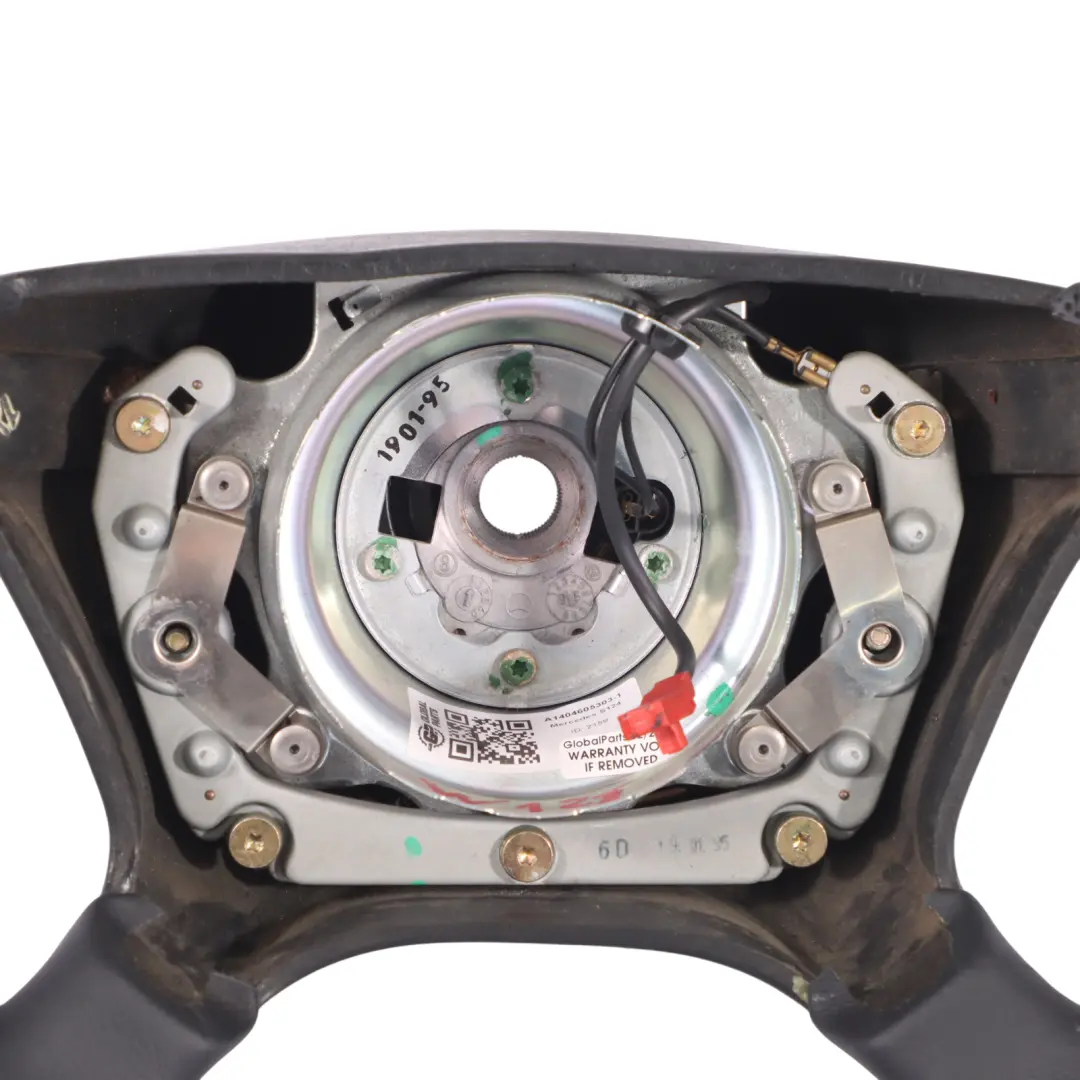 NUOVO Volante In Pelle Nera Fili Neri per Mercedes W124 S124 C124 con numero di parte A1404605303 Mercedes W124 S124 C124 NUOVO Volante In Pelle Nera Fili Neri - SKU A1404605303-1 - Numero di parte A1404605303
