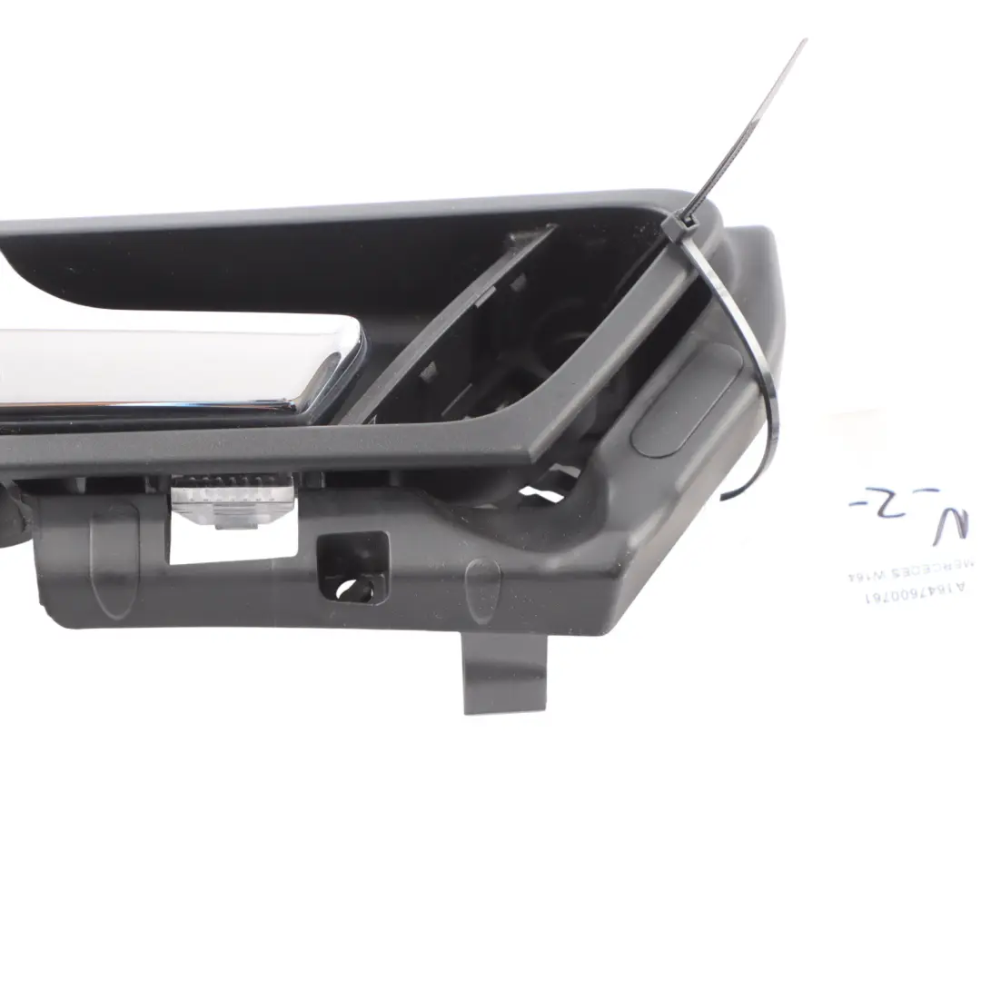 Interior Puerta Tarjeta Manija Tapa Trasera Izquierda para Mercedes W164 con número de pieza A1647600761 Mercedes W164 Interior Puerta Tarjeta Manija Tapa Trasera Izquierda - SKU A1647600761 - Número de pieza A1647600761