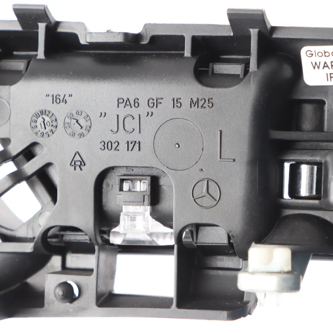 Mercedes W164 Cache Poignée De Porte Intérieure Arrière Gauche C/N - SKU A1647600761 - Numéro de pièce A1647600761