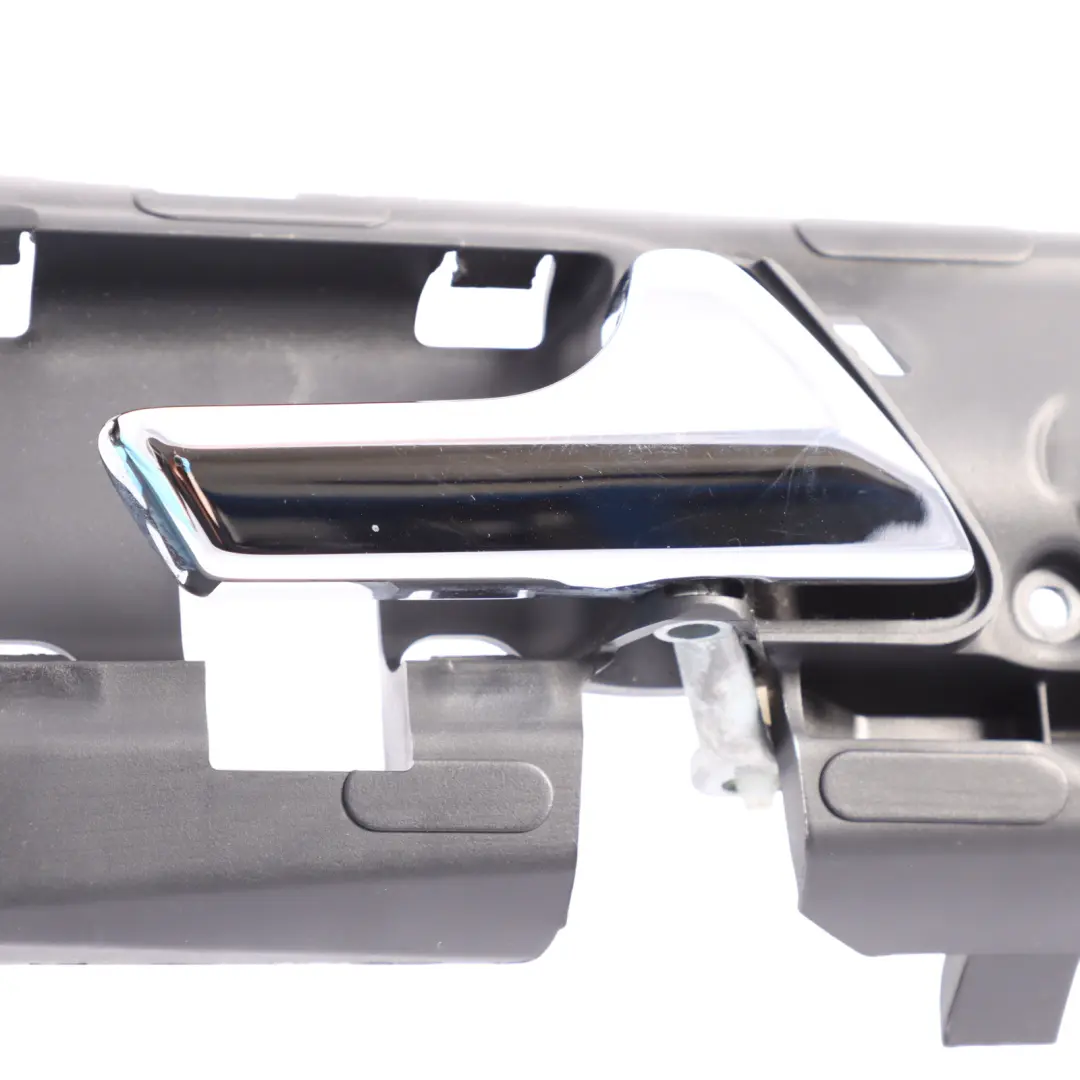 Maniglia Interna Porta Posteriore Destra Rivestimento per Mercedes W164 con numero di parte A1647600861 Mercedes W164 Maniglia Interna Porta Posteriore Destra Rivestimento - SKU A1647600861 - Numero di parte A1647600861