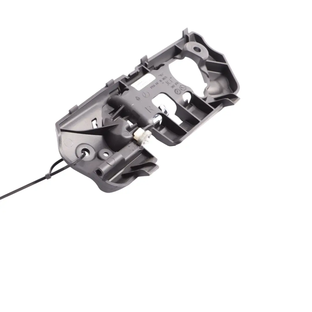 Interior Manija Puerta Trasera Derecha Embellecedor para Mercedes W164 con número de pieza A1647600861 Mercedes W164 Interior Manija Puerta Trasera Derecha Embellecedor - SKU A1647600861 - Número de pieza A1647600861