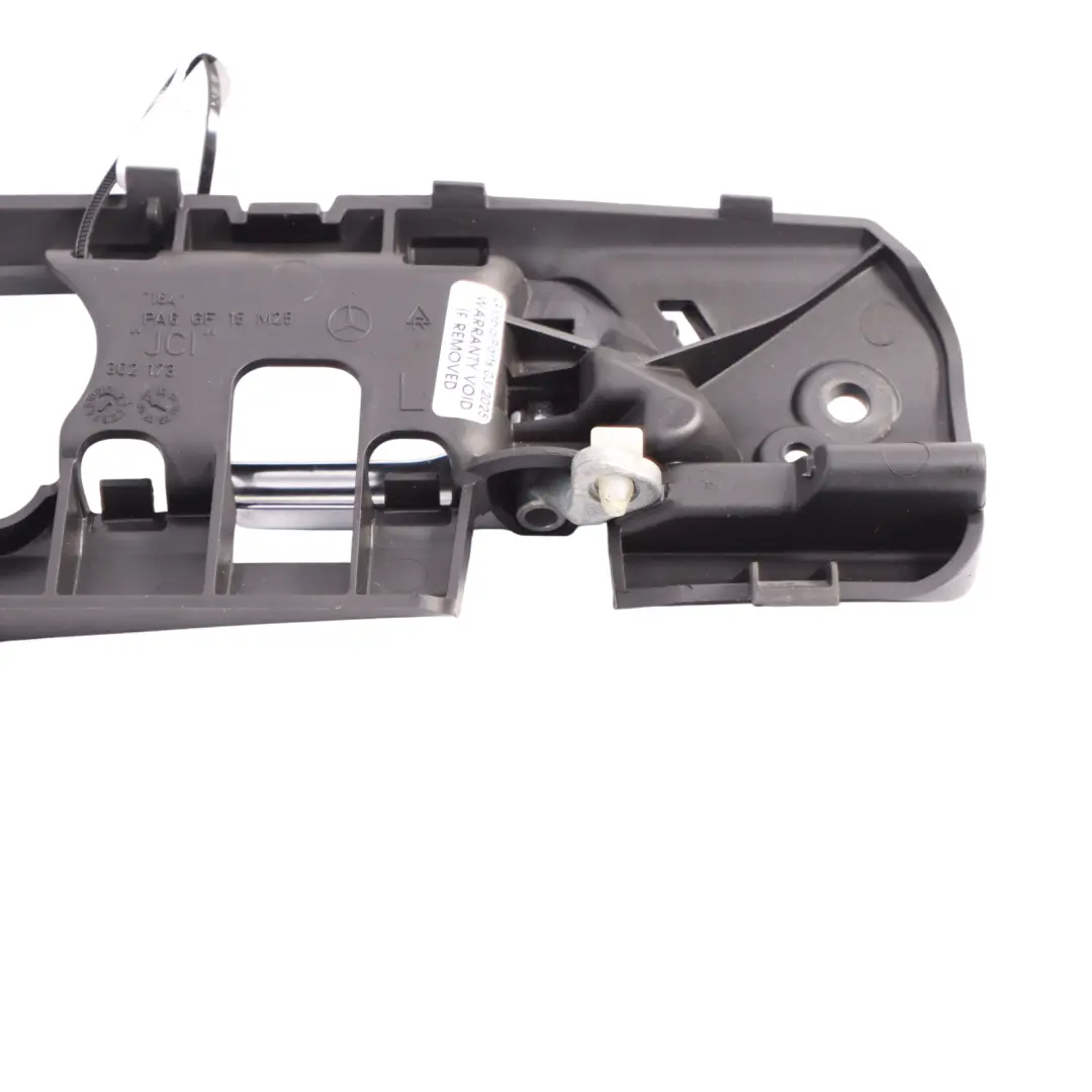 Manija Liberación Interior Puerta Trasera Izquierda para Mercedes W164 con número de pieza A1647600961 Mercedes W164 Manija Liberación Interior Puerta Trasera Izquierda - SKU A1647600961 - Número de pieza A1647600961