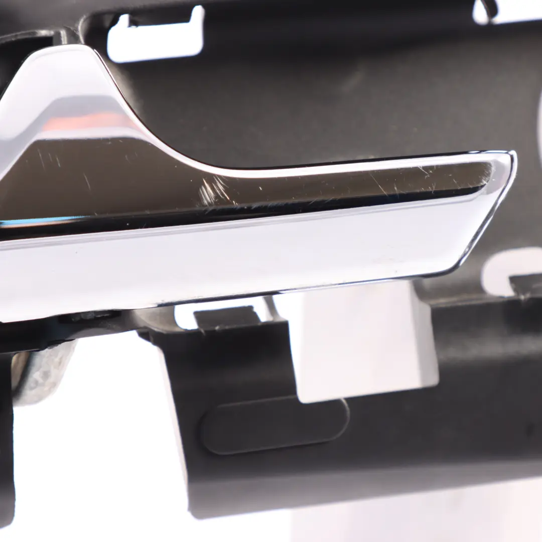 Hintere Tür Innen Entriegelung Halte Griff Links für Mercedes W164 mit Teilenummer A1647600961 Mercedes W164 Hintere Tür Innen Entriegelung Halte Griff Links - SKU A1647600961 - Teilenummer A1647600961