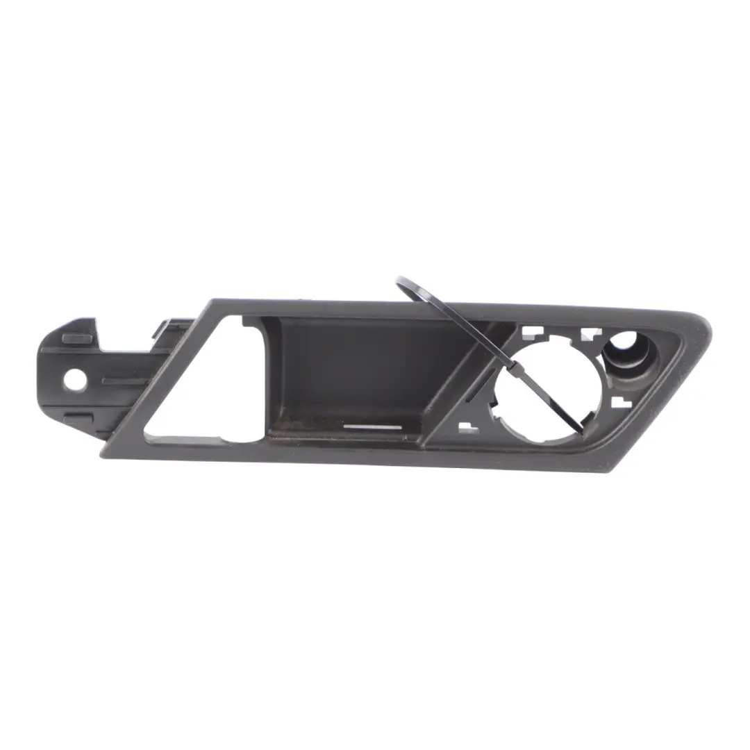 Osłona Panel Klamki Drzwi Prawy Tył do Mercedes ML W164 o numerze A1647660864 Mercedes ML W164 Osłona Panel Klamki Drzwi Prawy Tył - SKU A1647660864 - Numer Części A1647660864