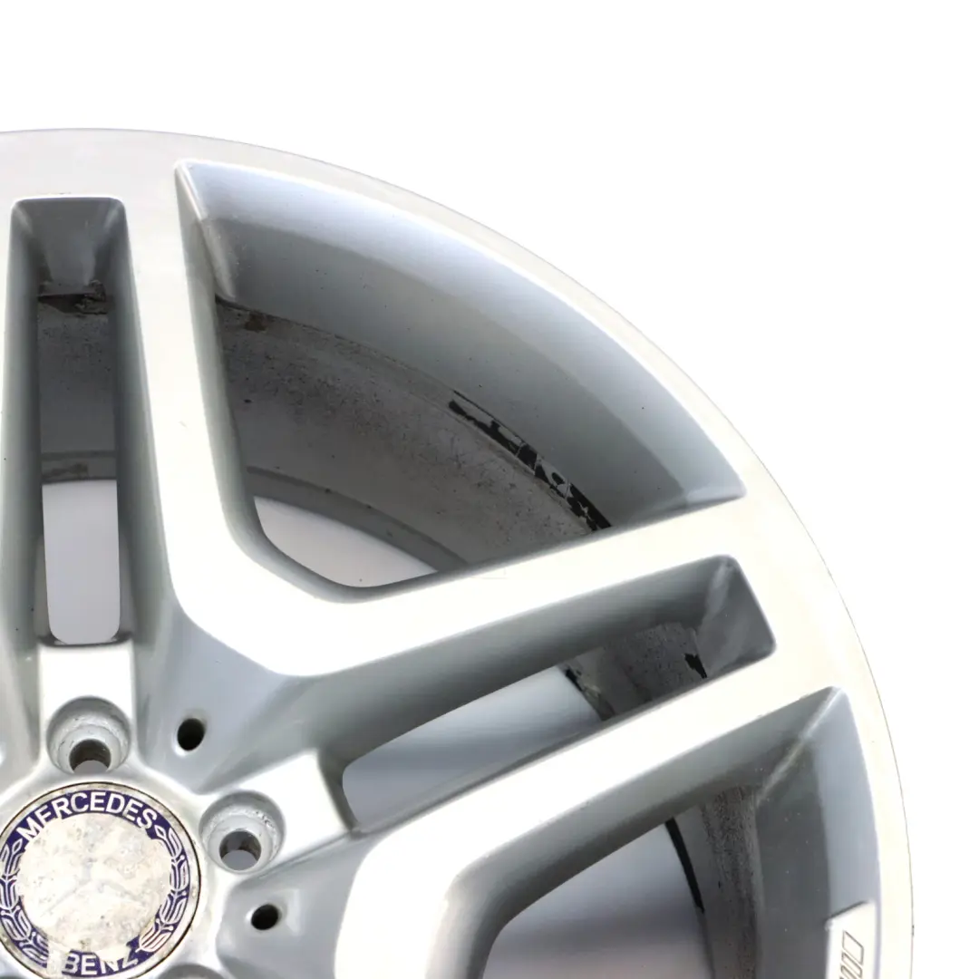 Felga Aluminiowa Srebrna 21" 10J ET:46 do Mercedes ML W166 AMG o numerze A1664012502 Mercedes ML W166 AMG Felga Aluminiowa Srebrna 21" 10J ET:46 - SKU A1664012502-1 - Numer Części A1664012502