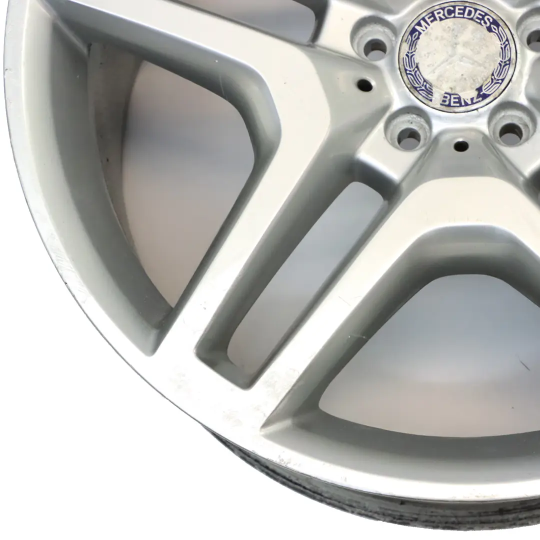 Silberne Alufelge 21" Sternspeiche 10J ET:46 für Mercedes ML W166 AMG mit Teilenummer A1664012502 Mercedes ML W166 AMG Silberne Alufelge 21" Sternspeiche 10J ET:46 - SKU A1664012502-1 - Teilenummer A1664012502