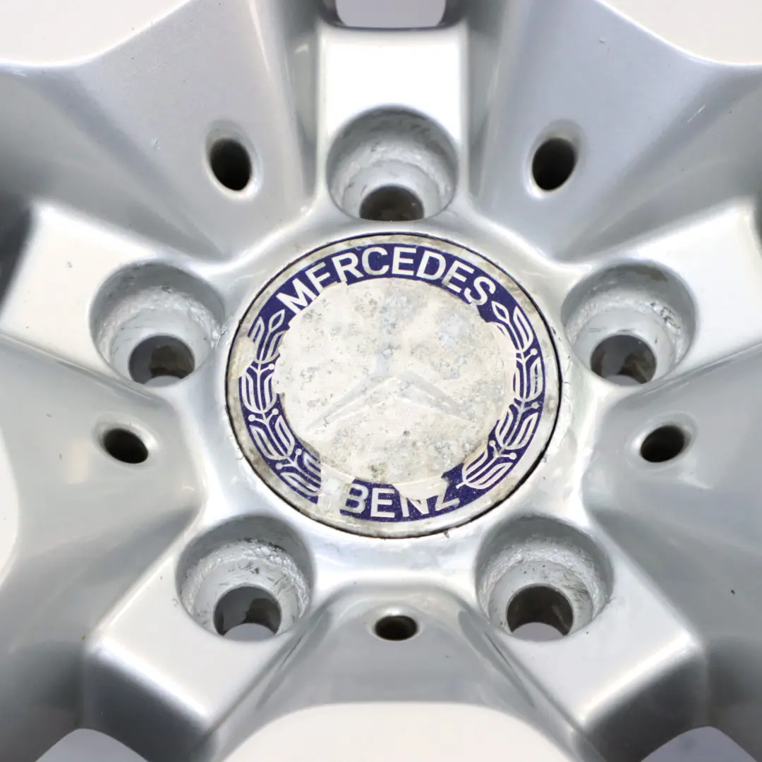 Silberne Alufelge 21" Sternspeiche 10J ET:46 für Mercedes ML W166 AMG mit Teilenummer A1664012502 Mercedes ML W166 AMG Silberne Alufelge 21" Sternspeiche 10J ET:46 - SKU A1664012502-1 - Teilenummer A1664012502