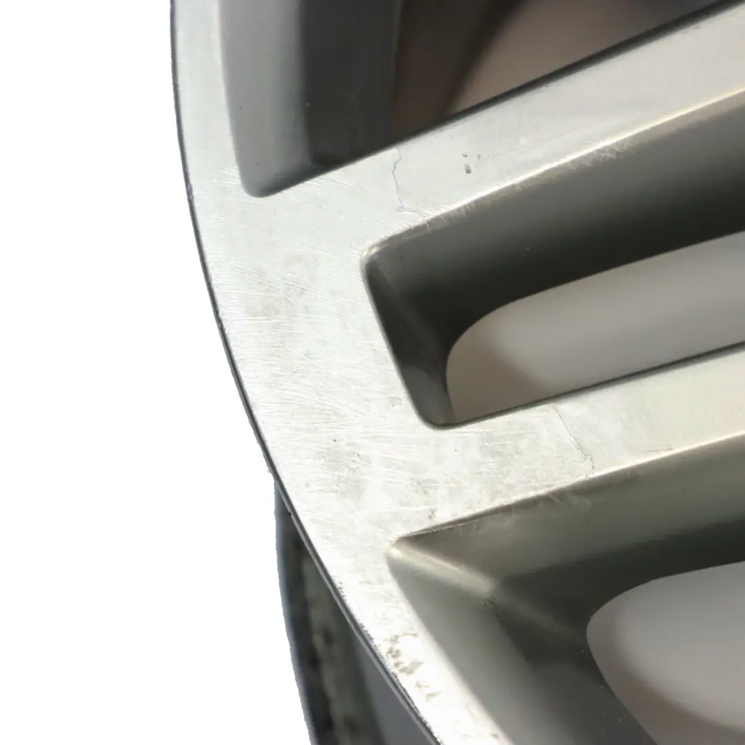 Felga Aluminiowa Srebrna 21" 10J ET:46 do Mercedes ML W166 AMG o numerze A1664012502 Mercedes ML W166 AMG Felga Aluminiowa Srebrna 21" 10J ET:46 - SKU A1664012502-1 - Numer Części A1664012502