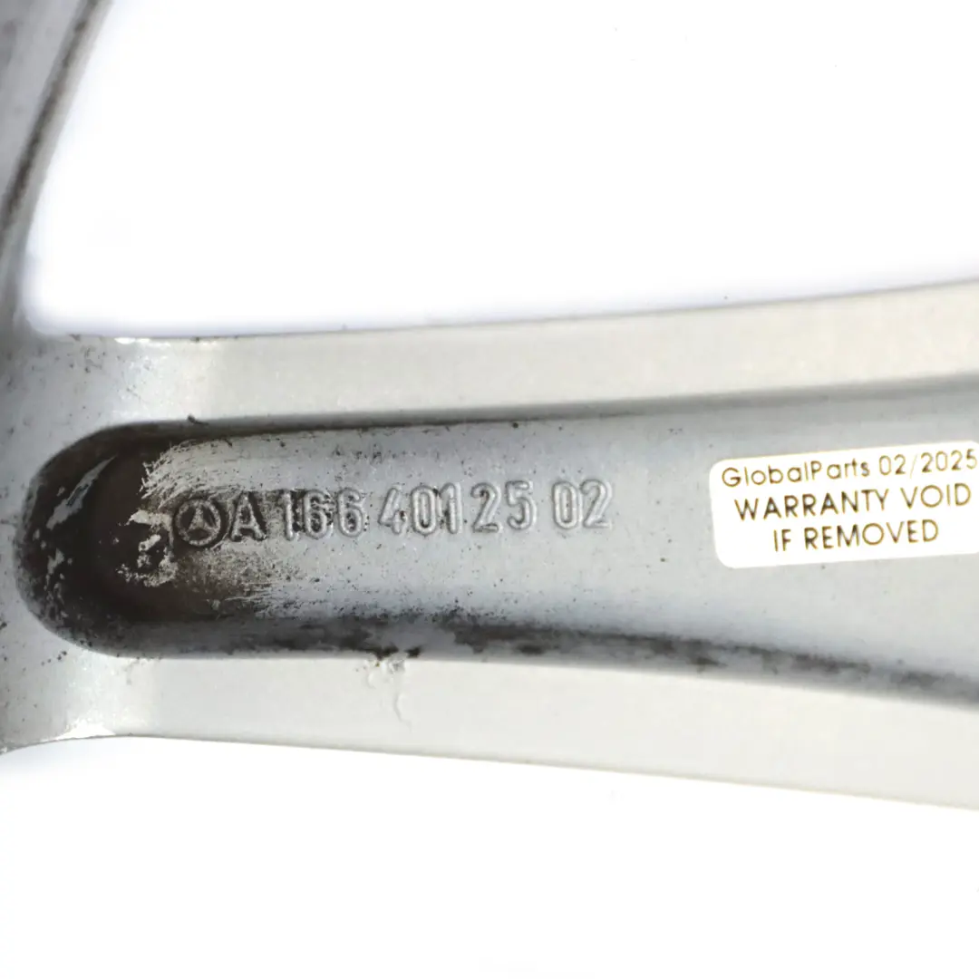 Silberne Alufelge 21 Zoll 10J ET:46 für Mercedes ML W166 AMG mit Teilenummer A1664012502 Mercedes ML W166 AMG Silberne Alufelge 21 Zoll 10J ET:46 - SKU A1664012502-2 - Teilenummer A1664012502