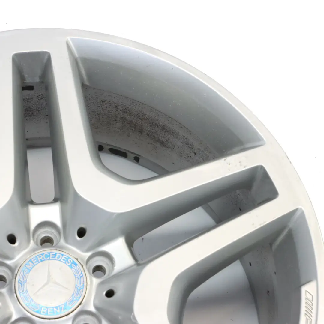 Silberne Alufelge 21 Zoll 10J ET:46 für Mercedes ML W166 AMG mit Teilenummer A1664012502 Mercedes ML W166 AMG Silberne Alufelge 21 Zoll 10J ET:46 - SKU A1664012502-2 - Teilenummer A1664012502