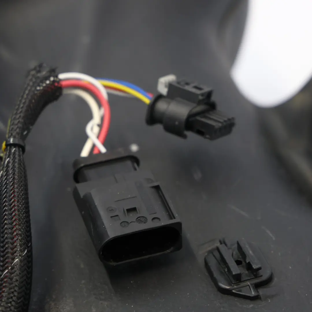 AdBlue SCR Aditivo Depósito de Fluido para Mercedes W166 Motor Diesel con número de pieza A1664703701 Mercedes W166 Motor Diesel AdBlue SCR Aditivo Depósito de Fluido - SKU A1664703701 - Número de pieza A1664703701