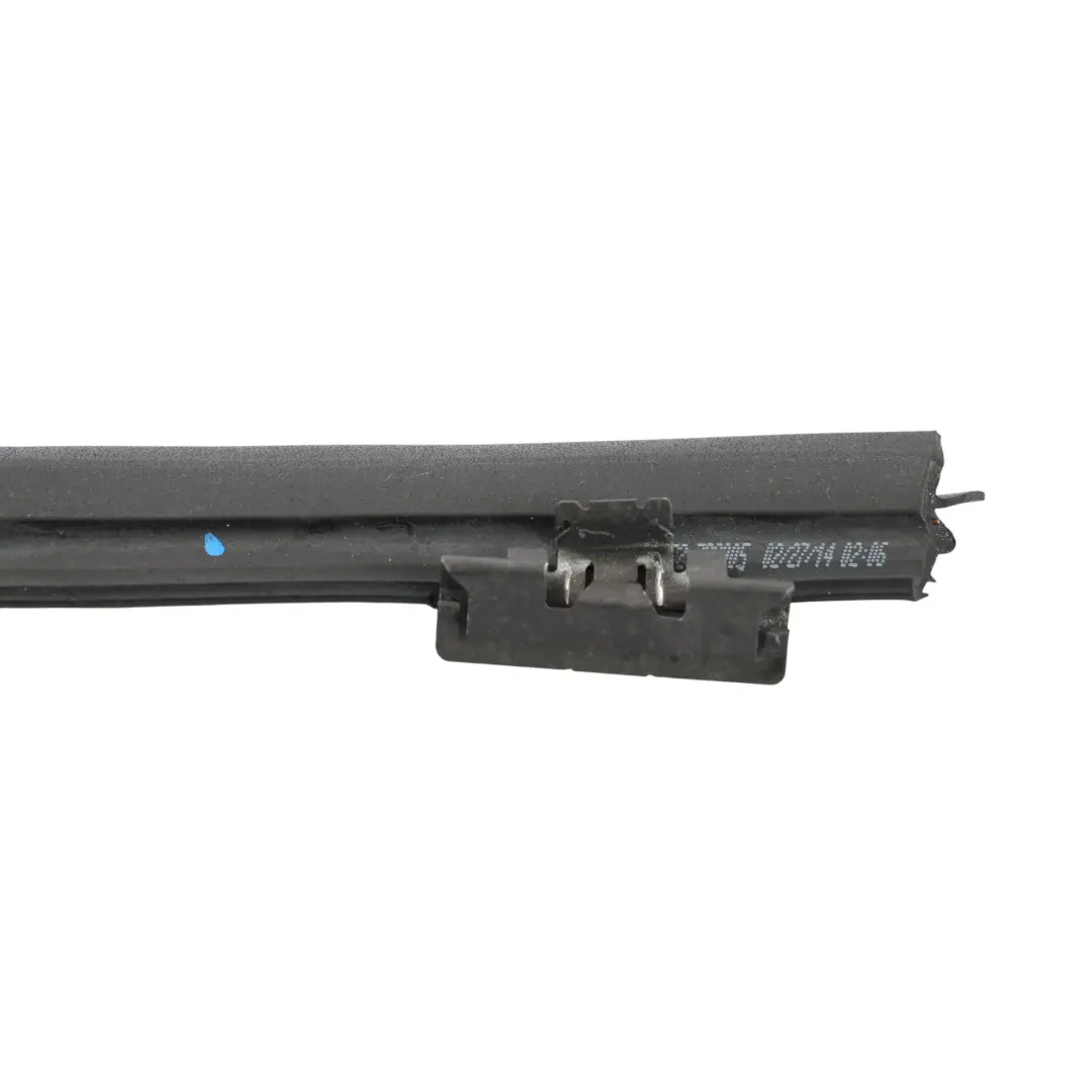 Mercedes GL X166 Bande D'Étanchéité Pour Rail Vitre Arrière Gauche - SKU A1667300324 - Numéro de pièce A1667300324