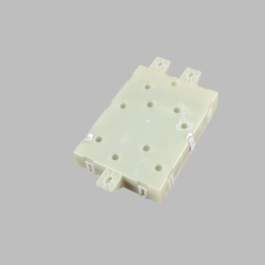 SAM Control Fuse Box Module Unit ECU to Mercedes X166 Rear with Part number A1669003912 Mercedes X166 Rear SAM Control Fuse Box Module Unit ECU - SKU A1669003912 - Part number A1669003912