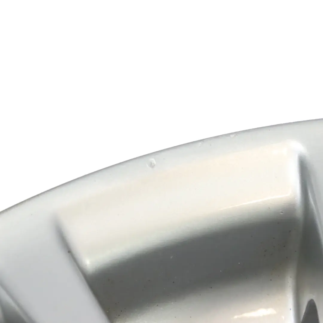 Cerchio in lega argento 16" 6J ET:46 per Mercedes W169 con numero di parte A1694012102 Mercedes W169 Cerchio in lega argento 16" 6J ET:46 - SKU A1694012102-1 - Numero di parte A1694012102