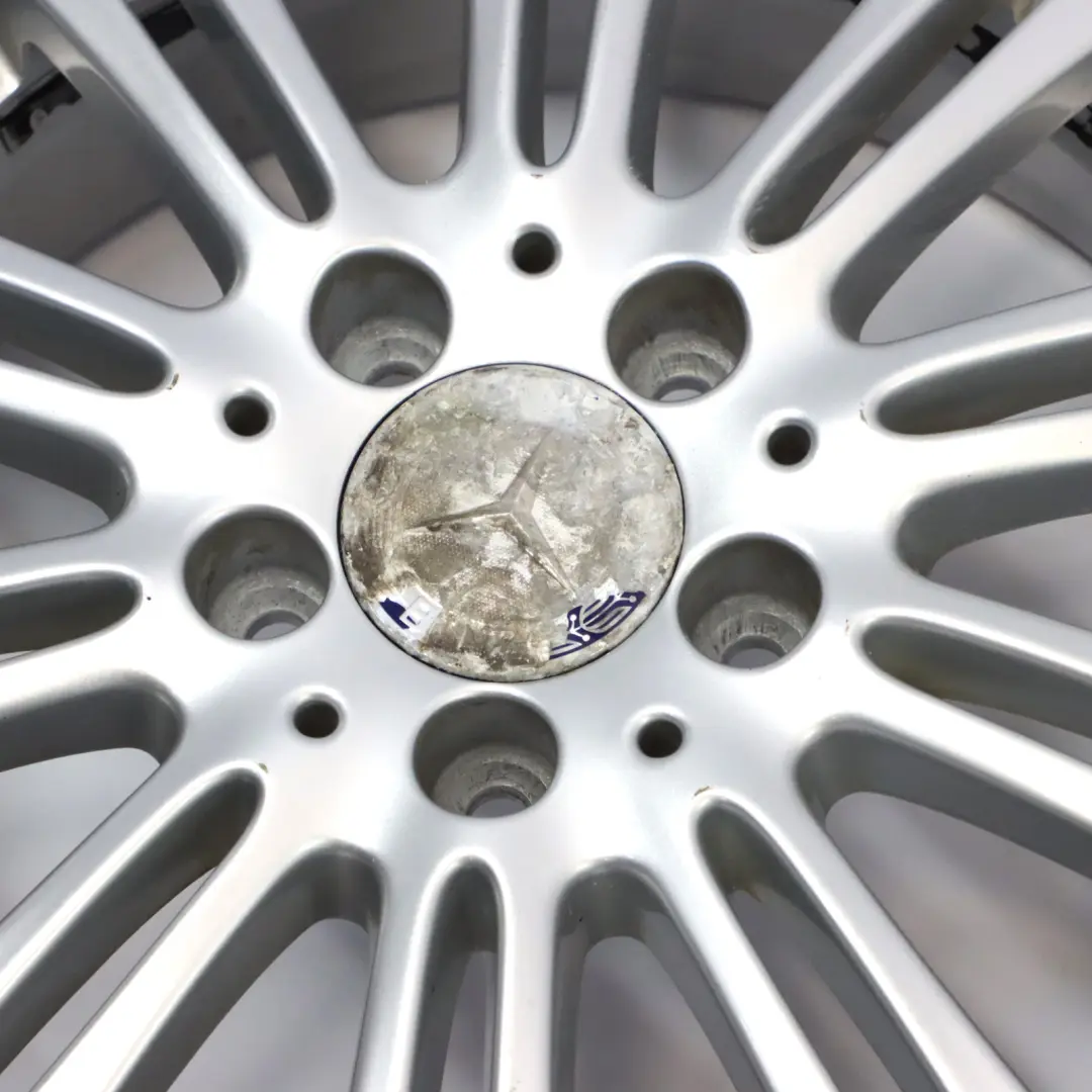 Cerchio in lega argento 16" 6J ET:46 per Mercedes W169 con numero di parte A1694012102 Mercedes W169 Cerchio in lega argento 16" 6J ET:46 - SKU A1694012102-1 - Numero di parte A1694012102