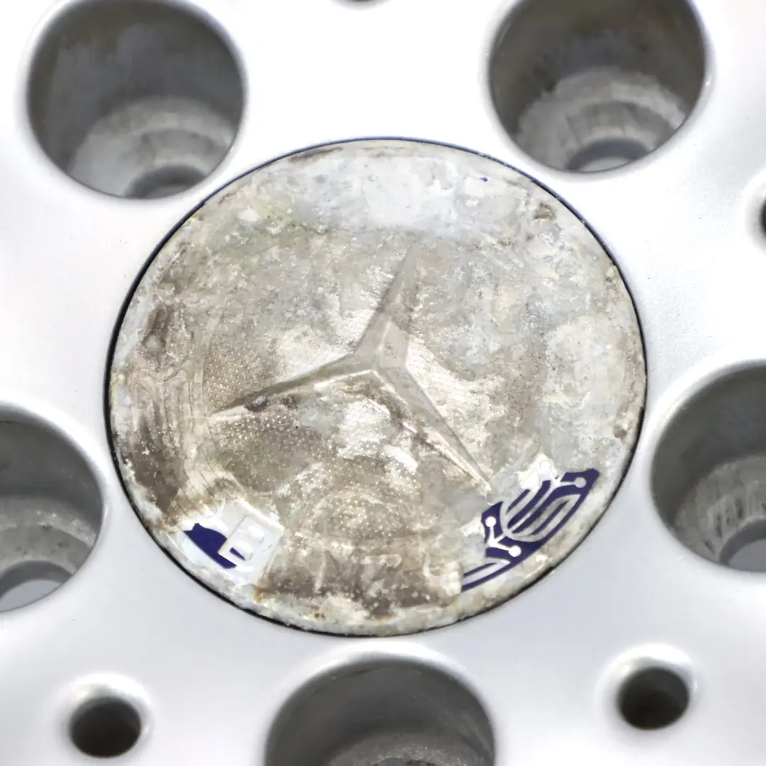 jante en alliage argentée 16" 6J ET:46 pour Mercedes W169 à propos du numéro de pièce A1694012102 Mercedes W169 jante en alliage argentée 16" 6J ET:46 - SKU A1694012102-1 - Numéro de pièce A1694012102