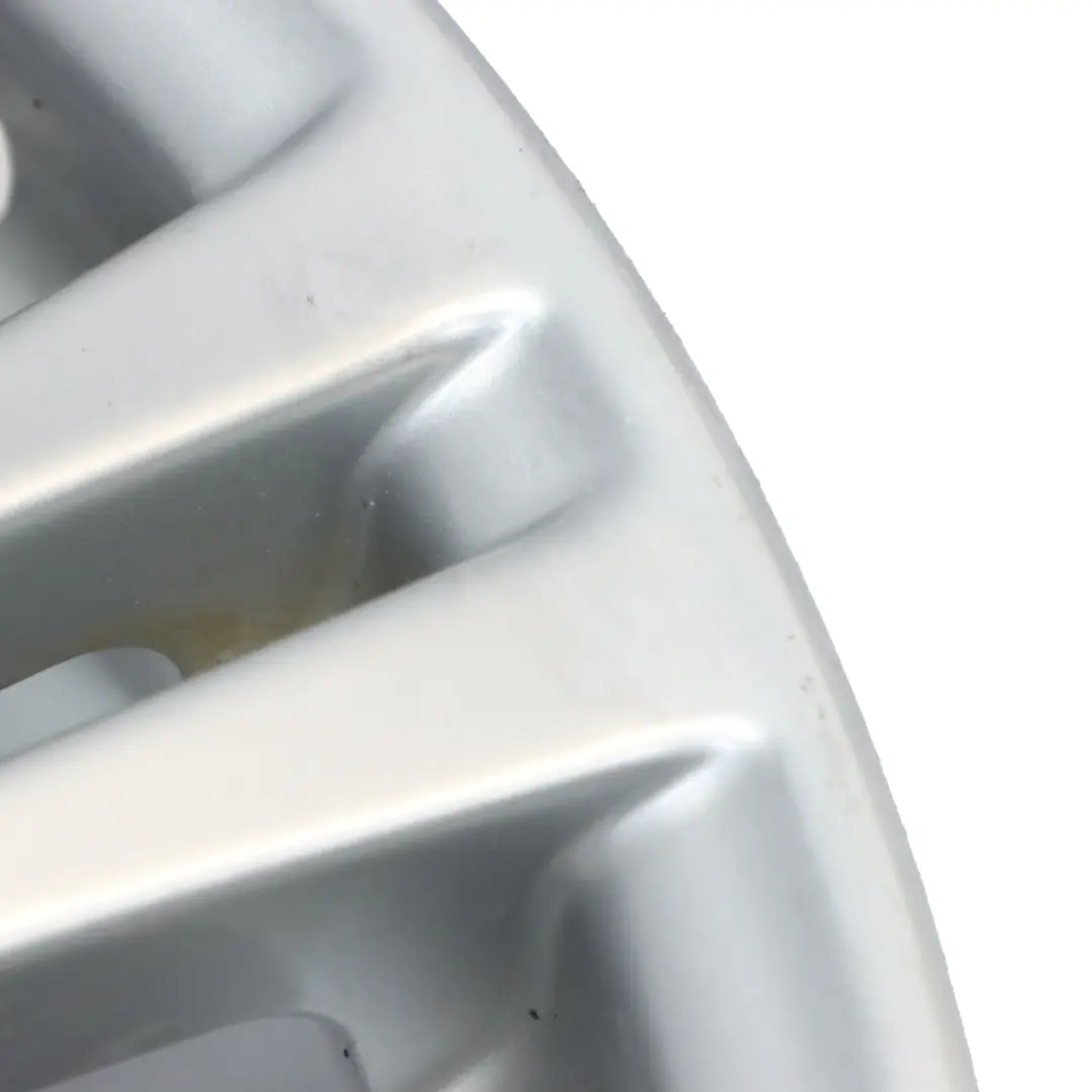 jante en alliage argentée 16" 6J ET:46 pour Mercedes W169 à propos du numéro de pièce A1694012102 Mercedes W169 jante en alliage argentée 16" 6J ET:46 - SKU A1694012102-1 - Numéro de pièce A1694012102