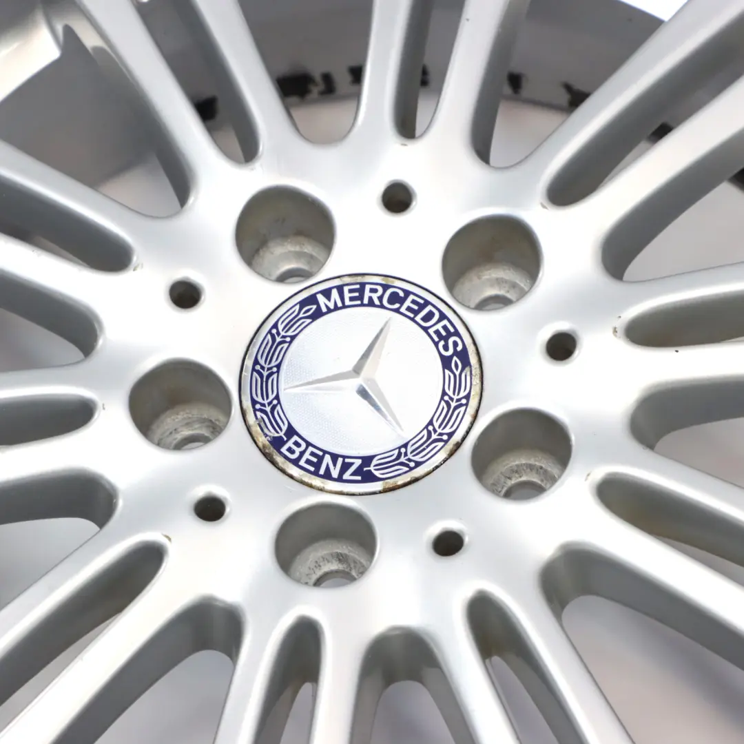 Llanta de aleación plateada Mercedes W169 16" 6J ET:46 para con número de pieza A1694012102 Llanta de aleación plateada Mercedes W169 16" 6J ET:46 - SKU A1694012102-2 - Número de pieza A1694012102