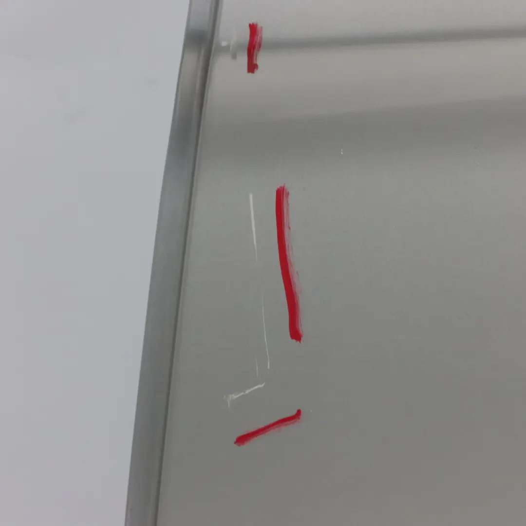 Puerta Trasera Izquierda Panel Revestimiento Polar Silver - 761 para Mercedes W245 con número de pieza A1697301705 Mercedes W245 Puerta Trasera Izquierda Panel Revestimiento Polar Silver - 761 - SKU A1697301705-PLS - Número de pieza A1697301705