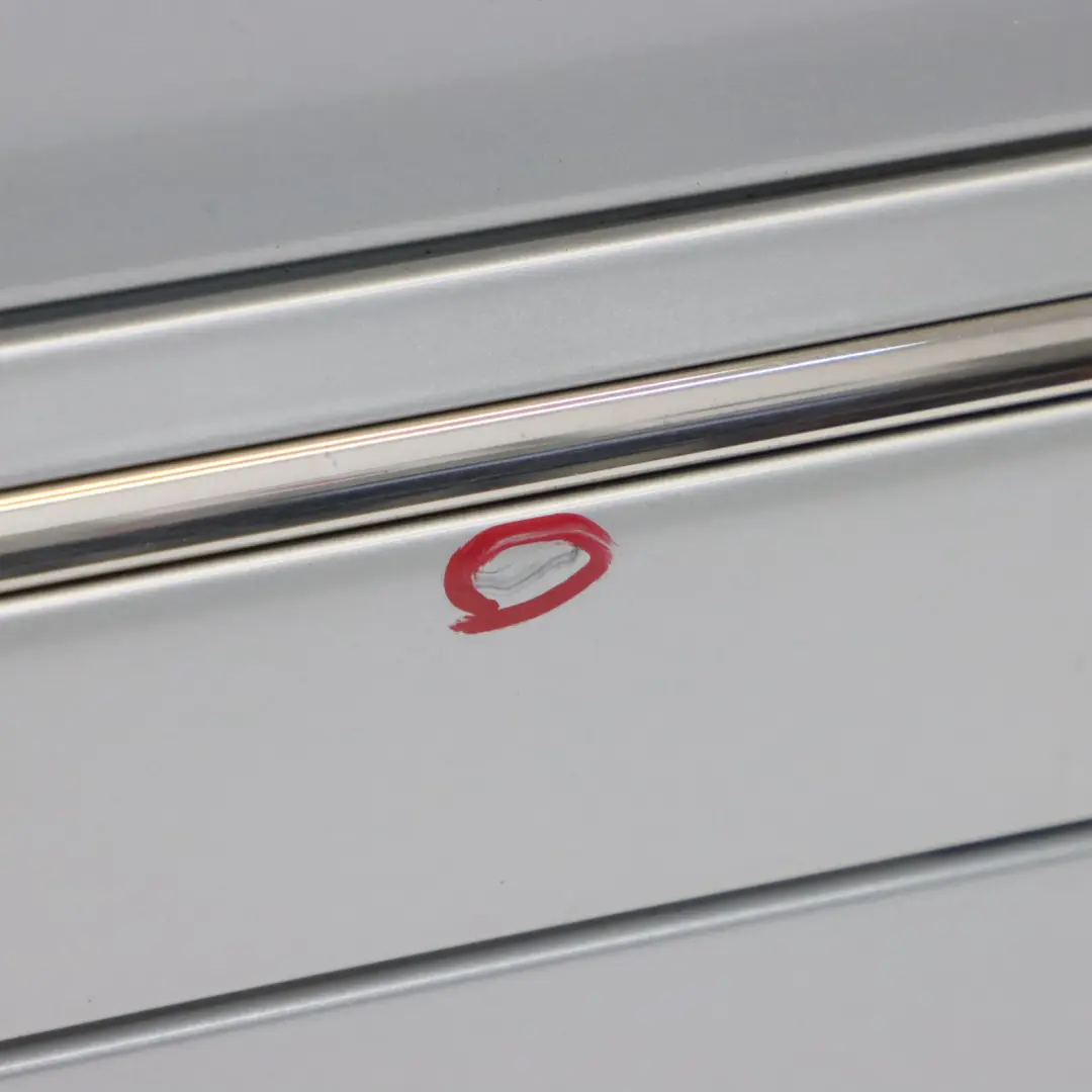 Puerta Trasera Izquierda Panel Revestimiento Polar Silver - 761 para Mercedes W245 con número de pieza A1697301705 Mercedes W245 Puerta Trasera Izquierda Panel Revestimiento Polar Silver - 761 - SKU A1697301705-PLS - Número de pieza A1697301705