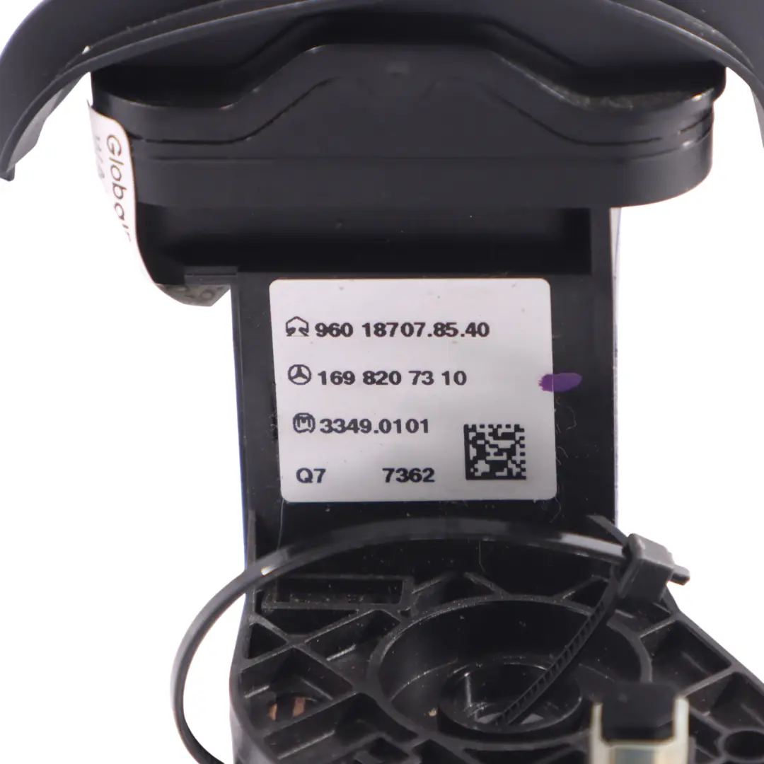 Lenkradtaste Schalter Multimedia Telefonsteuerung für Mercedes W169 mit Teilenummer A1698207310 Mercedes W169 Lenkradtaste Schalter Multimedia Telefonsteuerung - SKU A1698207310 - Teilenummer A1698207310